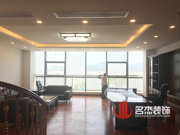 总经理办公室粉色视频网站设计完工照.jpg