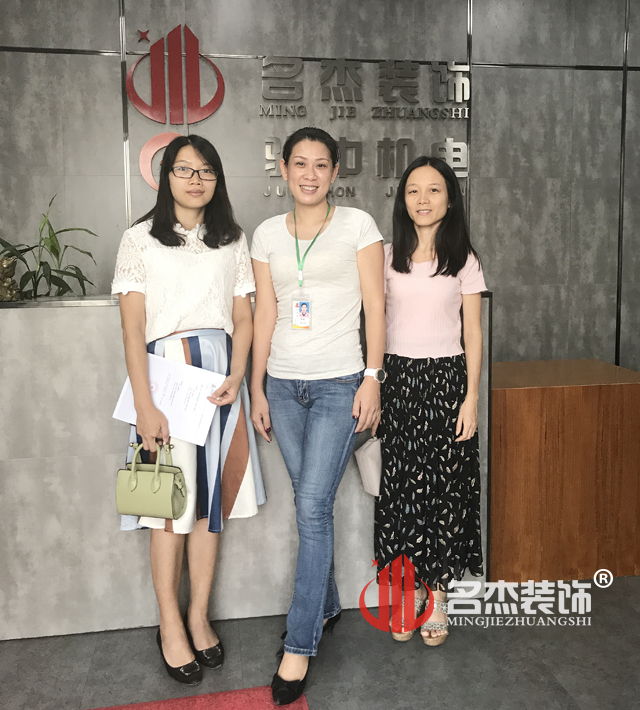 培训学校粉色视频网站设计.jpg 培训学校粉色视频网站设计.jpg