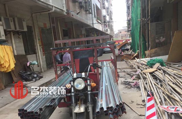 幼儿园粉色视频网站材料进场.jpg