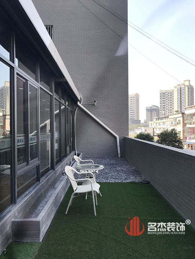 办公室粉色视频网站设计完工照.jpg