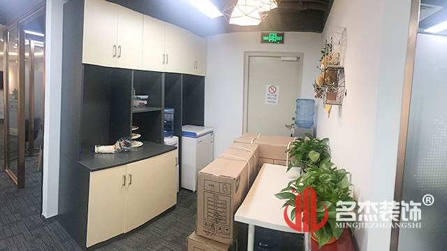 茶水间粉色视频网站完工照.jpg