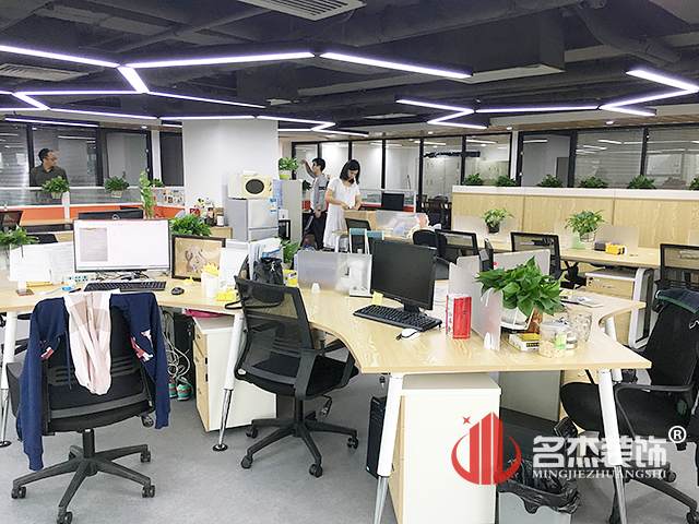 办公室粉色视频网站完工照.jpg