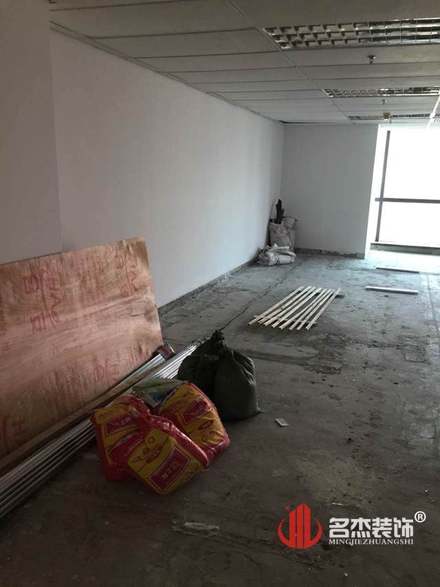 办公室粉色视频网站设计现场照.jpg 办公室粉色视频网站设计现场照.jpg