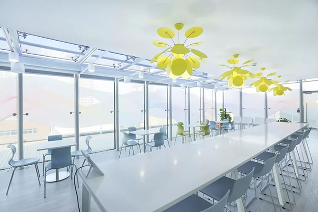 写字楼粉色视频网站设计