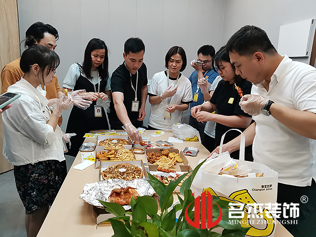 广州办公室粉色视频网站设计