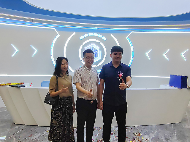 广州办公室粉色视频网站设计 广州办公室粉色视频网站设计