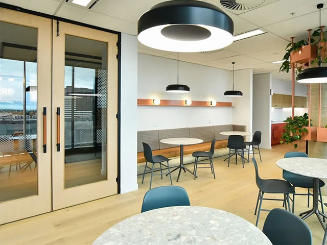 广州办公室粉色视频网站设计空间