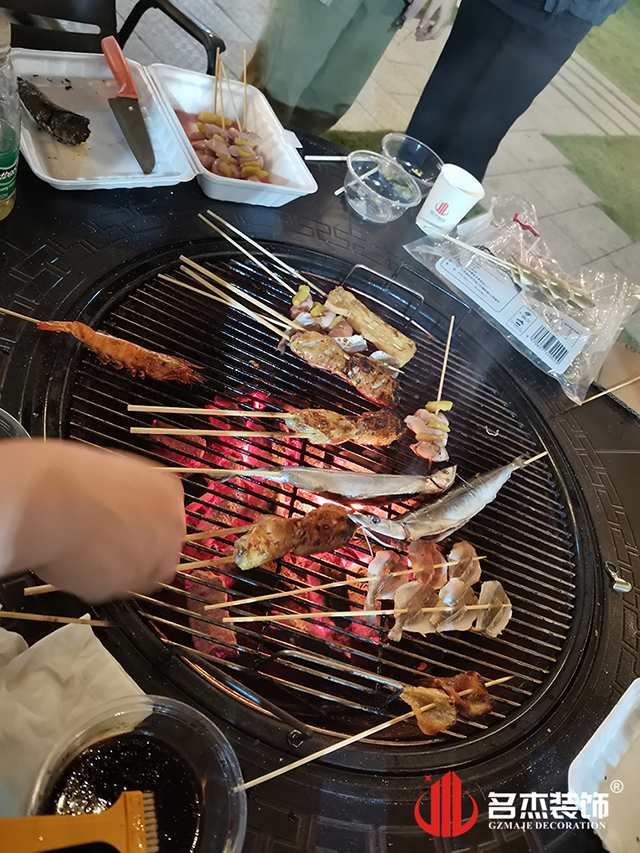 粉色视频导航装饰游记