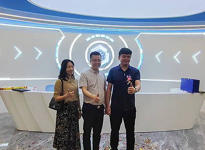 元宇宙办公室定制粉色视频网站设计就找粉色视频导航装饰